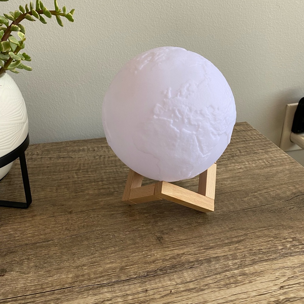 earth light up lamp